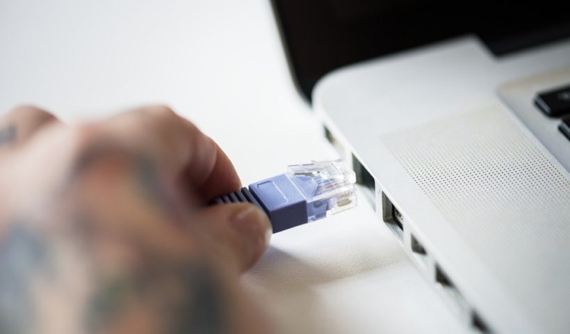 La protección de datos sigue siendo una asignatura pendiente para muchas empresas, según informa DAS Seguros