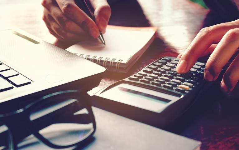 Los propietarios de pisos turísticos deben declarar los alquileres en el IPRF