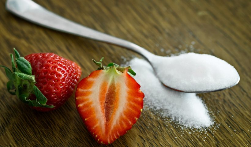 Tres consejos para reducir el consumo de azúcar en  verano, según DKV