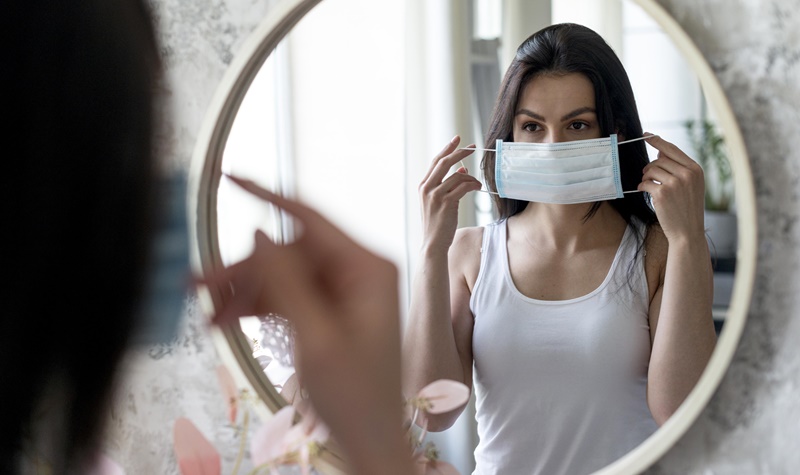 Recomendaciones clave para el cuidado de la piel con el uso de mascarillas y gel hidroalcohólico