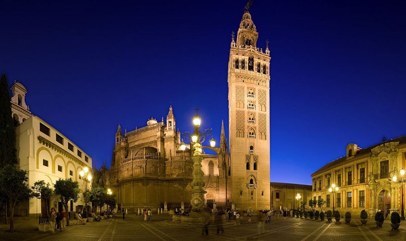 Helvetia Seguros rinde homenaje a la Semana Santa de Sevilla con diversas iniciativas y actividades culturales