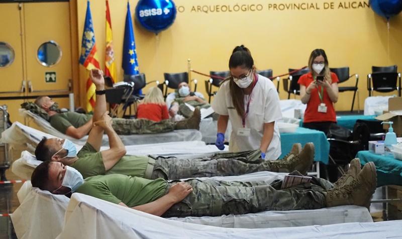 El Centro de Transfusión de Alicante y ASISA recogen casi 300 donaciones de sangre en la maratón del MARQ